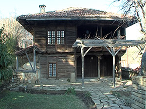 Започна неотложен ремонт на покрива на къщата-музей Захари Стоянов